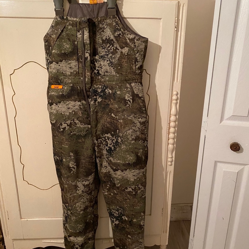 SHE women’s camo hunting overalls